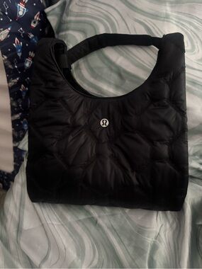 lululemon athletica Black Quilted Puffer Shoulder Bag